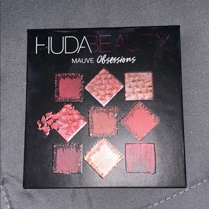 Huda Beauty Mauve Obsessions mini palette